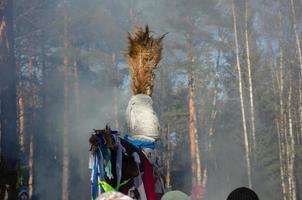 un' ripieno rituale su il festa di carnevale. espulsione di inverno. foto