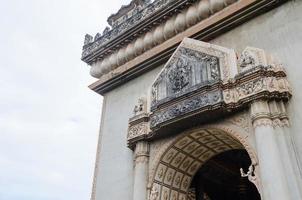 decorazione dettaglio di patuxai vittoria monumento o vittoria cancello punto di riferimento di vientiane città di Laos foto