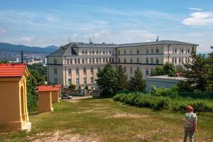 nitra, slovacchia - 17.06.2022 calvario nel il città di nitra con zobor collina, slovacco repubblica. religioso posto. culturale eredità. Casa di nostro signora. foto