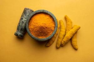 Curcuma polvere Usato per cucinando nel indiano foto