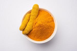 Curcuma polvere Usato per cucinando nel indiano foto