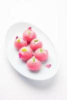 delizioso rosa amico o rosa gusto cham cham o Rasgulla o rasagola, rosogola, rosogolla foto