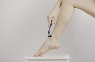 donna rasatura gambe foto
