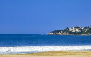 estremamente enorme grande surfer onde zicatela spiaggia puerto escondido Messico. foto