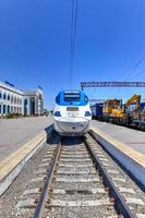 bukhara , Uzbekistan - luglio 13, 2019 - bukhara ferrovia stazione dove il alta velocità afrosyob treno fermate. foto