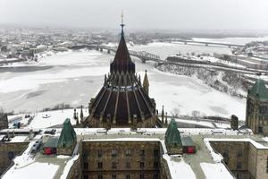 biblioteca di parlamento su parlamento collina nel ottava, ontario. foto