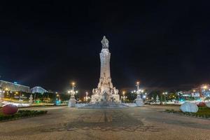 il marchese di pombalo piazza nel Lisbona, Portogallo. marchese è su il superiore, con un' Leone - simbolo di energia - di il suo lato. foto