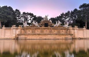 Nettuno Fontana di Schönbrunn palazzo - vienna, Austria foto