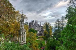 palazzo quinta da regaleira è un tenuta collocato vicino il storico centro di sintra, Portogallo. esso è classificato come un' mondo eredità luogo di unesco entro il culturale paesaggio di sintra foto