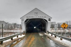 il cornish-windsor coperto ponte. esso si connette Vermont e nuovo Hampshire a loro frontiere. esso è il del mondo il più lungo coperto ponte a 460 piedi. esso era costruito nel 1866. foto