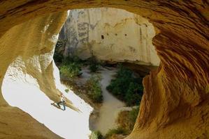 goreme villaggio, tacchino. rurale Cappadocia paesaggio. pietra case nel goreme, cappadocia. campagna stile di vita. foto