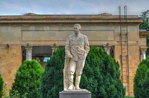 scultura di Giuseppe stalin al di fuori il suo Casa e Museo nel gori, Georgia, 2022 foto