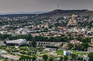 bellissimo panoramico Visualizza di Tbilisi a partire dal narikala fortezza nel Georgia. foto