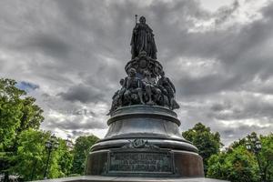 monumento per caterina il grande nel il caterina parco nel santo pietroburgo, Russia foto