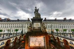 il martire piazza nel Bruxelles con il professionista patria memoriale monumento, Belgio foto