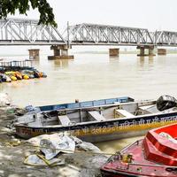 ganga come si vede a garh mukteshwar, uttar pradesh, india, si crede che il fiume ganga sia il fiume più sacro per gli indù, una vista di garh ganga brij ghat che è un luogo religioso molto famoso per gli indù foto