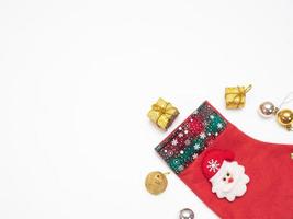 Natale regalo e Accessori e calza su bianca isolato copia spazio superiore Visualizza foto