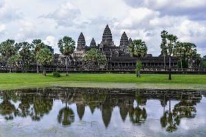 Angkor wat è un' tempio complesso nel Cambogia e il maggiore religioso monumento nel il mondo foto