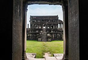 Angkor wat è un' tempio complesso nel Cambogia e il maggiore religioso monumento nel il mondo foto