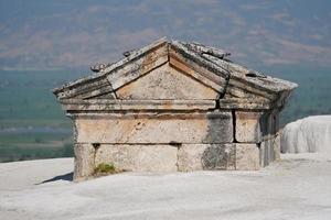 tomba a hierapolis antico città, pamukkale, denizli, turkiye foto