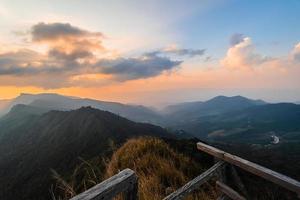 Visualizza di phu chi dao o phu chee dao montagna a chiang rai, Tailandia foto