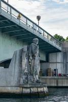pont de l'alma è un' strada ponte nel Parigi attraverso il Senna e zuavo statua. foto