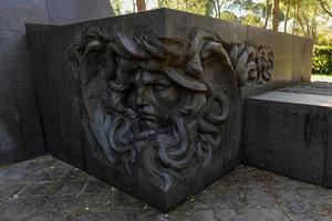 medusa su monumento di re umberto io nel Roma, Italia, 2020 foto