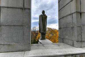 prospettiva terrazza parco e il roger williams statua nel provvidenza, rhode isola, Stati Uniti d'America, 2022 foto