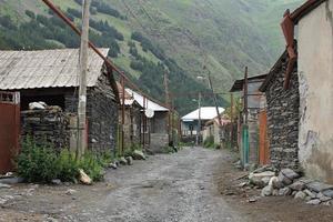 villaggio, Caucaso montagne, Georgia foto