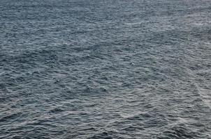 trama dettagliata dell'acqua di mare foto