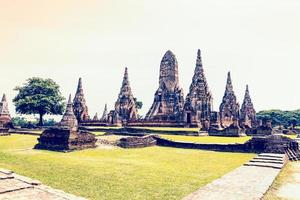 Vintage ▾ stile wat chaiwatthanaram antico tempio foto