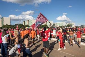 brasiliana, df, brasile jan 1 2023 lula sostenitori raccolta nel davanti di il nazionale congresso mostrando supporto per Presidente lula foto