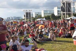 brasiliana, df, brasile jan 1 2023 lula sostenitori raccolta nel davanti di il nazionale congresso mostrando supporto per Presidente lula foto