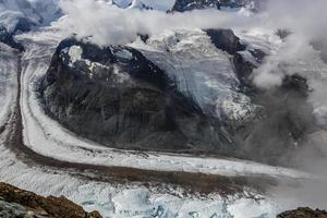 aereo Visualizza di il Alpi montagne nel Svizzera. ghiacciaio foto