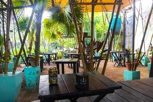 tropicale Hotel ricorrere con palma alberi bambù holbox isola Messico. foto