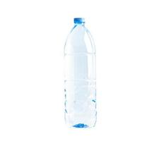bottiglia d'acqua in plastica isolato su sfondo bianco con tracciato di ritaglio. foto