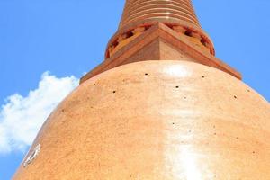 Phra pathom chedi è il il più alto antico chedi nel il mondo quello è il solo uno nel Tailandia come un' turista attrazione e civiltà fonte di buddismo. foto