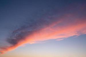 cielo con nuvole rosse foto