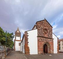 Visualizza su il Cattedrale di funchal su il portoghese isola di Madera nel il sera foto