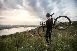 ciclismo e sport all'aria aperta come stile di vita foto