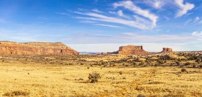 Visualizza su tipico roccia formazioni nel conyonlands nazionale parco nel Utah nel inverno foto