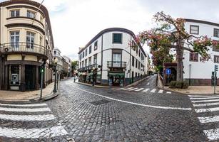 panoramico immagine al di sopra di il praca fare municipio nel funchal su il portoghese isola di Madera nel estate foto