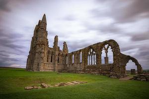 Gotico abbazia di whitby, Inghilterra. foto