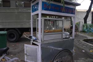 bakso bromo carrello. strada cibo fornitori nel Indonesia. foto