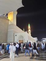 medina, Arabia arabia, dec 2022 - bellissimo Visualizza di il esterno cortile di Masjid al-nabawi, madina. foto