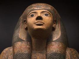 egiziano sarcofago geroglifici vicino su dettaglio foto