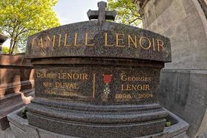 Parigi, Francia - Maggio 2, 2016 Giorgio lenoir tomba nel pere-lachaise cimitero omeopatia fondatore foto