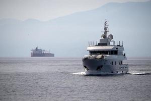 lusso yacht a tramonto In arrivo per voi foto