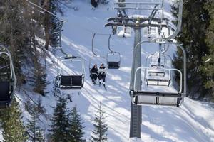 sedia sollevamento per sciatori nel inverno neve tempo foto