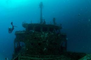 nave relitto nel Maldive indiano oceano foto